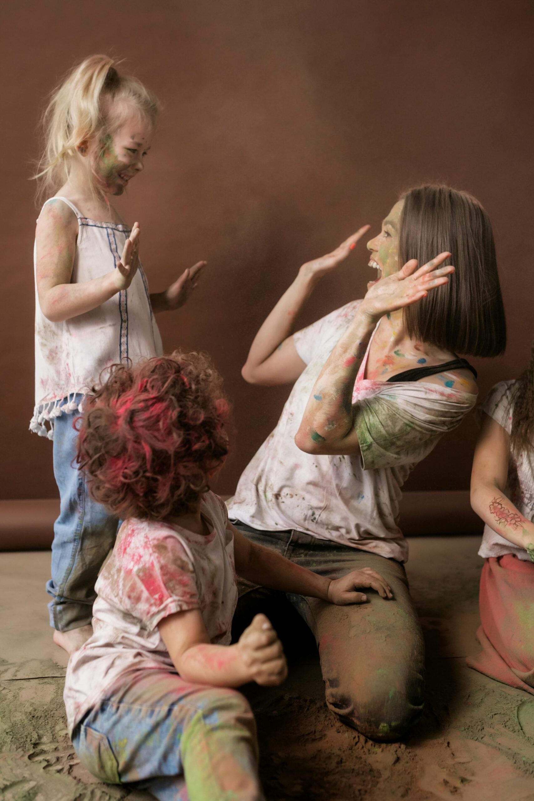 Rola zabawy w rozwoju emocjonalnym przedszkolaka – jak wspierać emocjonalny rozwój dziecka?